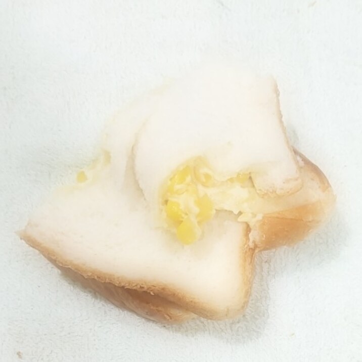 スイートコーンとチーズの定番のパン